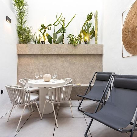 Magnificent Renovated 2Bd 2Bth Duplex With Backyard - City Centre 말라가 외부 사진