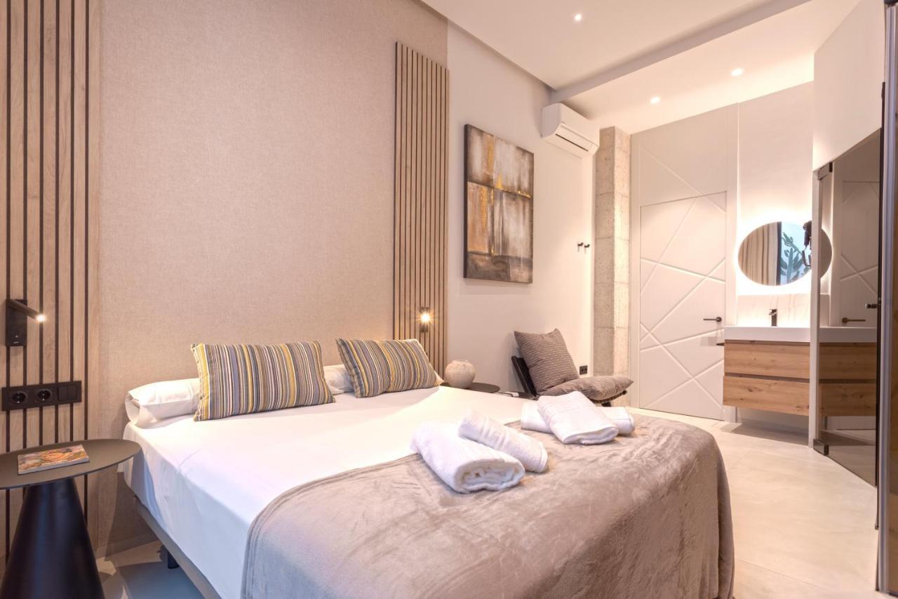 Magnificent Renovated 2Bd 2Bth Duplex With Backyard - City Centre 말라가 외부 사진