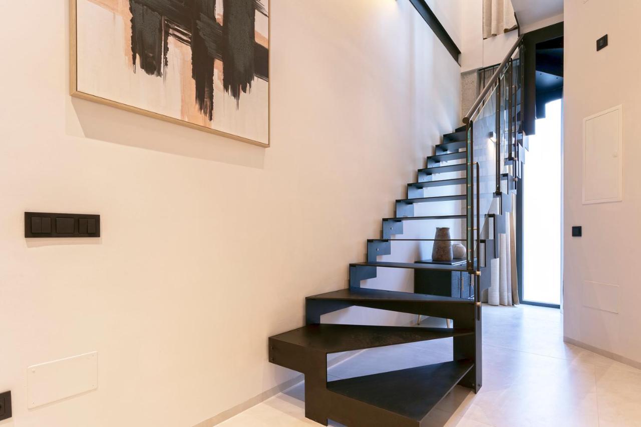 Magnificent Renovated 2Bd 2Bth Duplex With Backyard - City Centre 말라가 외부 사진